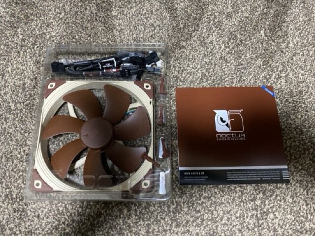 Noctua NF-A14 PWM 開封 付属品一覧