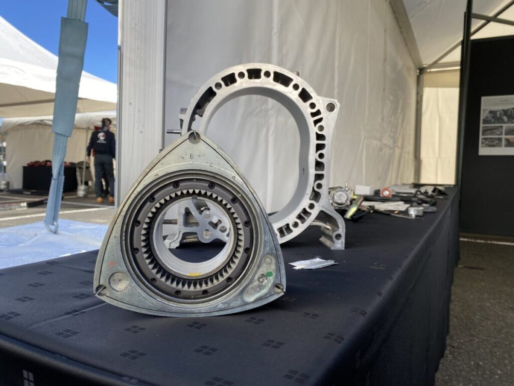 ロータリーエンジン展示